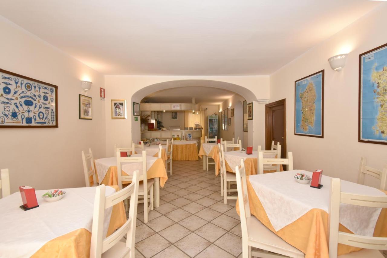 Hotel Cavour Olbia Exterior foto